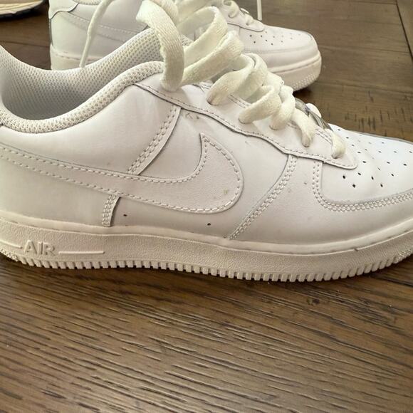 Nike Kids Classic White Sneakers - Picture 3 of 4